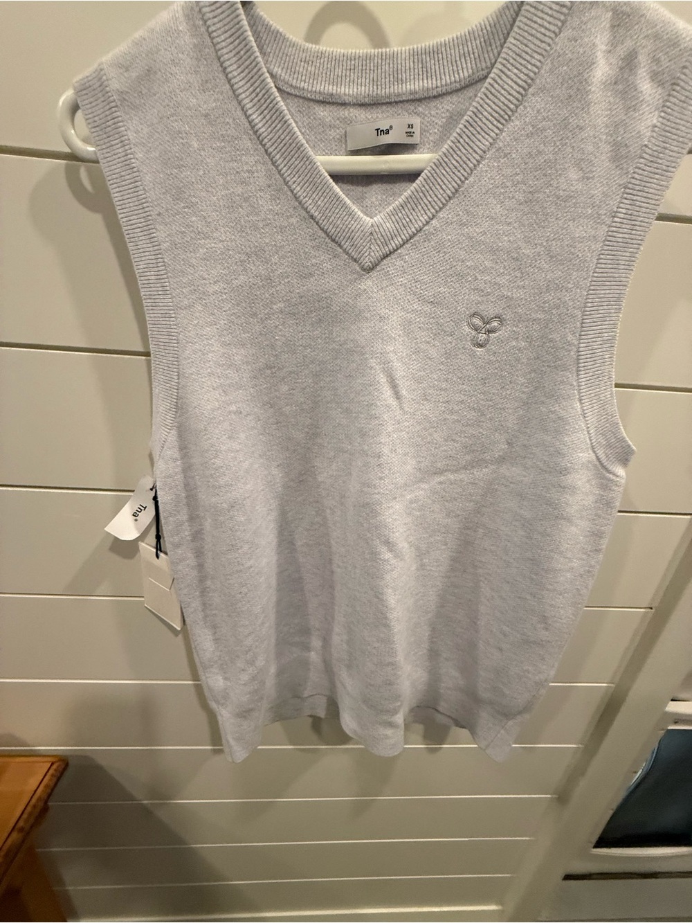 Aritzia Tna Light Gray Sleeveless V-Neck Sweater Vest